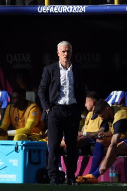 Dortmund, Almanya 25.06.2024: UEFA EURO 2024 maçında Didier Deschamps 'ın Fransa teknik direktörü, Fransa ile Polonya arasındaki D aşaması futbol maçı BVB Stadion Dortmund.
