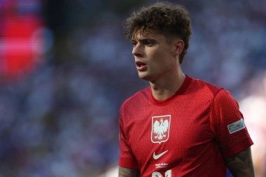 Dortmund, Almanya 25.06.2024: Polonya 'dan Nicola Zalewski UEFA EURO 2024 Maçı sırasında, Fransa ile Polonya arasındaki D aşaması futbol maçı BVB Stadion Dortmund.