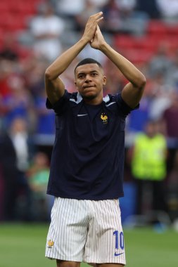 Münih, Almanya 09.07.2024: UEFA EURO 2024 yarı finali öncesinde Fransa 'nın Kylian Mbappe maçı Münih' teki Allianz Arena 'da oynanacak.