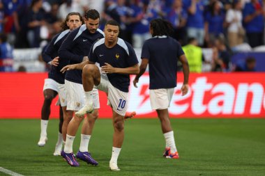 Münih, Almanya 09.07.2024: UEFA EURO 2024 yarı finali öncesinde Fransa 'nın Kylian Mbappe maçı Münih' teki Allianz Arena 'da oynanacak.