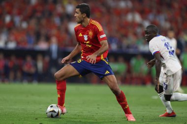 Münih, Almanya 09.07.2024: UEFA EURO 2024 yarı finalleri sırasında İspanya ile Fransa arasında oynanan Münih Futbol Federasyonu Allianz Arena maçında Rodri