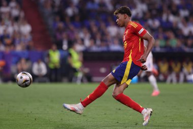 Münih, Almanya 09.07.2024: İspanya 'dan Lamine Yamal UEFA EURO 2024 yarı finallerinde, İspanya ile Fransa arasında Münih' teki Allianz Arena maçında oynanan futbol karşılaşması