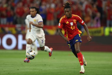Münih, Almanya 09.07.2024: UEFA EURO 2024 yarı finalleri sırasında İspanya ile Fransa arasında oynanan Münih Futbol Federasyonu Allianz Arena maçında Nico Williams