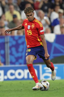 Münih, Almanya 09.07.2024: İspanya 'dan Lamine Yamal UEFA EURO 2024 yarı finallerinde, İspanya ile Fransa arasında Münih' teki Allianz Arena maçında oynanan futbol karşılaşması