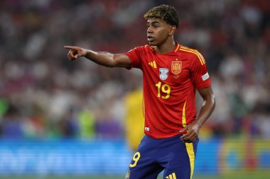 Münih, Almanya 09.07.2024: İspanya 'dan Lamine Yamal UEFA EURO 2024 yarı finallerinde, İspanya ile Fransa arasında Münih' teki Allianz Arena maçında oynanan futbol karşılaşması