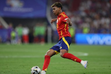 Münih, Almanya 09.07.2024: İspanya 'dan Lamine Yamal UEFA EURO 2024 yarı finallerinde, İspanya ile Fransa arasında Münih' teki Allianz Arena maçında oynanan futbol karşılaşması