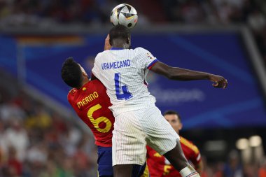 Münih, Almanya 09.07.2024: UEFA EURO 2024 yarı finalleri sırasında Merino, Ferland Mendy, Münih Futbol Ligi 'nde İspanya ile Fransa arasında oynanan futbol karşılaşması