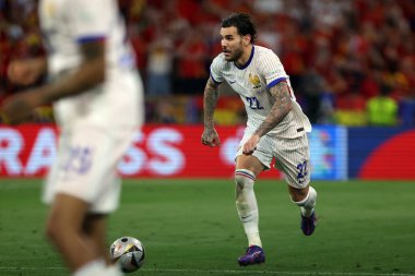 Münih, Almanya 09.07.2024: UEFA EURO 2024 yarı finalinde Fransız Theo Hernandez, Münih Futbol Ligi 'nde İspanya ile Fransa arasında oynanan futbol karşılaşması