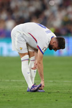 Münih, Almanya 09.07.2024: Fransız oyuncular Olivier Giroud, UEFA EURO 2024 yarı finalinde yenildikten sonra hayal kırıklığına uğradı.