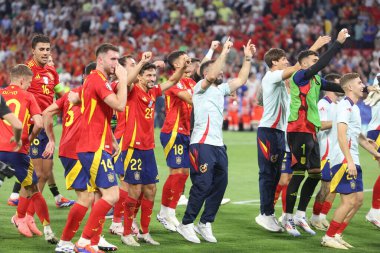 Münih, Almanya 09.07.2024: İspanyol oyuncular UEFA EURO 2024 yarı finalinde zaferi kutluyorlar, İspanya ile Fransa arasında Münih Futbol Şampiyonası 'nda oynanan futbol maçı.