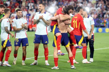 Münih, Almanya 09.07.2024: İspanyol oyuncular UEFA EURO 2024 yarı finalinde zaferi kutluyorlar, İspanya ile Fransa arasında Münih Futbol Şampiyonası 'nda oynanan futbol maçı.