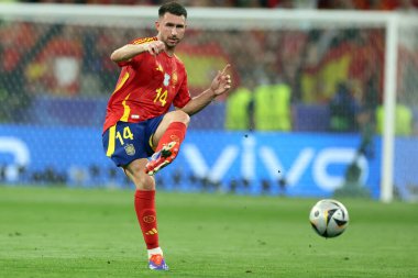 Münih, Almanya 09.07.2024: UEFA EURO 2024 yarı finalleri sırasında İspanya 'dan Aymeriç Laporte, İspanya' dan Fransa 'ya karşı Münih Futbol Federasyonu Allianz Arena