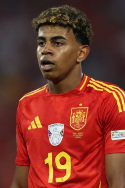 Münih, Almanya 09.07.2024: İspanya 'dan Lamine Yamal UEFA EURO 2024 yarı finallerinde, İspanya ile Fransa arasında Münih' teki Allianz Arena maçında oynanan futbol karşılaşması