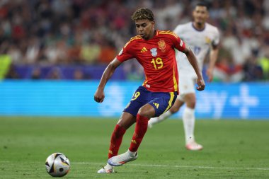 Münih, Almanya 09.07.2024: İspanya 'dan Lamine Yamal UEFA EURO 2024 yarı finallerinde, İspanya ile Fransa arasında Münih' teki Allianz Arena maçında oynanan futbol karşılaşması