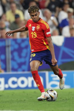 Münih, Almanya 09.07.2024: İspanya 'dan Lamine Yamal UEFA EURO 2024 yarı finallerinde, İspanya ile Fransa arasında Münih' teki Allianz Arena maçında oynanan futbol karşılaşması