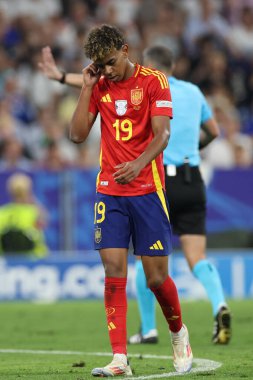 Münih, Almanya 09.07.2024: İspanya 'dan Lamine Yamal UEFA EURO 2024 yarı finallerinde, İspanya ile Fransa arasında Münih' teki Allianz Arena maçında oynanan futbol karşılaşması