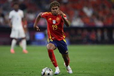 Münih, Almanya 09.07.2024: İspanya 'dan Lamine Yamal UEFA EURO 2024 yarı finallerinde, İspanya ile Fransa arasında Münih' teki Allianz Arena maçında oynanan futbol karşılaşması