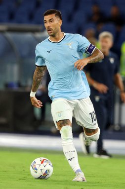 Roma, İtalya 18.08.2024: Lazio 'lu Mattia Zaccagni İtalya Futbol Şampiyonası sırasında Serie A Enilive 2024-2025 karşılaşmasında SS Lazio-Venezia FC maçı 18 Ağustos 2024' te Roma 'daki Stadio Olimpico' da oynanmıştır..
