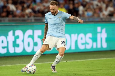 Roma, İtalya 18.08.2024: Lazio 'lu Manuel Lazzari İtalya Futbol Şampiyonası sırasında Serie A Enilive 2024-2025 karşılaşmasında SS Lazio, Venezia FC' ye karşı 18 Ağustos 2024 'te Roma' da Stadio Olimpico 'da oynanan karşılaşma..