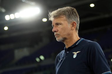 Roma, İtalya 18.08.2024: Marco Baroni teknik direktörü Lazio İtalya Futbol Şampiyonası sırasında Serie A Enilive 2024-2025 karşılaşmasında SS Lazio, Venezia FC ile 18 Ağustos 2024 'te Roma' daki Stadio Olimpico 'da karşılaştı..