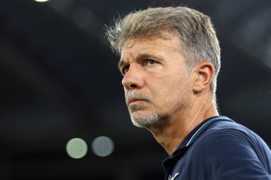 Roma, İtalya 18.08.2024: Marco Baroni teknik direktörü Lazio İtalya Futbol Şampiyonası sırasında Serie A Enilive 2024-2025 karşılaşmasında SS Lazio, Venezia FC ile 18 Ağustos 2024 'te Roma' daki Stadio Olimpico 'da karşılaştı..