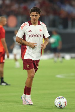 Roma, İtalya 25.08.2024: İtalyan futbol şampiyonası Serie A Enilive 2024-2025 maçından önceki ısınma turlarında Romanyalı Paulo Dybala 25 Ağustos 2024 'te Roma' daki Stadio Olimpico 'da AS Roman Empoli FC' ye karşı.