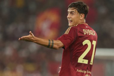 Roma, İtalya 25.08.2024: İtalyan futbolcu Paulo Dybala İtalya Futbol Şampiyonası sırasında Serie A Enilive 2024-2025 AS Roma-Empoli FC maçında 25 Ağustos 2024 'te Roma' daki Stadio Olimpico 'da.