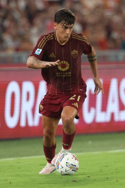 Roma, İtalya 25.08.2024: İtalyan futbolcu Paulo Dybala İtalya Futbol Şampiyonası sırasında Serie A Enilive 2024-2025 AS Roma-Empoli FC maçında 25 Ağustos 2024 'te Roma' daki Stadio Olimpico 'da.
