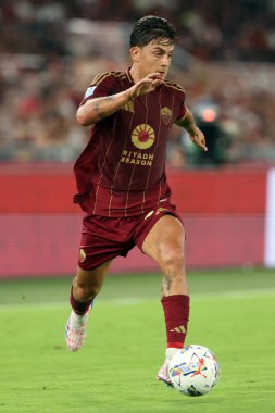 Roma, İtalya 25.08.2024: İtalyan futbolcu Paulo Dybala İtalya Futbol Şampiyonası sırasında Serie A Enilive 2024-2025 AS Roma-Empoli FC maçında 25 Ağustos 2024 'te Roma' daki Stadio Olimpico 'da.