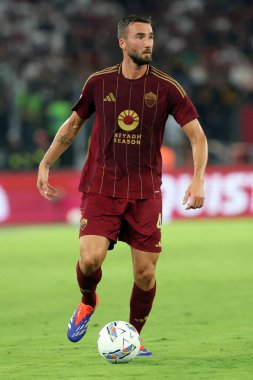 Roma, İtalya 25.08.2024: İtalyan futbolcu Bryan Cristante (Serie A Enilive 2024-2025) 25 Ağustos 2024 'te Roma' daki Stadio Olimpico 'da AS Roma-Empoli FC karşılaşması.