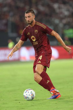 Roma, İtalya 25.08.2024: İtalyan futbolcu Bryan Cristante (Serie A Enilive 2024-2025) 25 Ağustos 2024 'te Roma' daki Stadio Olimpico 'da AS Roma-Empoli FC karşılaşması.