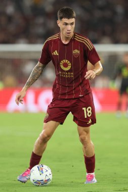 Roma, İtalya 25.08.2024: İtalya futbol şampiyonası sırasında Roma 'nın Matias Soule' u Serie A Enilive 2024-2025 maçında AS Roman Empoli FC 'ye karşı 25 Ağustos 2024' te Roma 'daki Stadio Olimpico' da oynanacak..