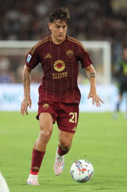 Roma, İtalya 25.08.2024: İtalyan futbolcu Paulo Dybala İtalya Futbol Şampiyonası sırasında Serie A Enilive 2024-2025 AS Roma-Empoli FC maçında 25 Ağustos 2024 'te Roma' daki Stadio Olimpico 'da.