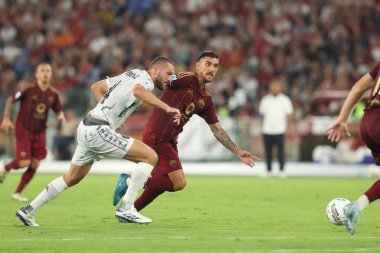 Roma, İtalya 25.08.2024: Empoli 'den Sebastian Walukiewicz, İtalya futbol şampiyonası sırasında Roma' dan Gianluca Mancini Serie A Enilive 2024-2025 maçında AS Roman Empoli FC 'ye karşı Roma' daki Stadio Olimpico 'da 25 Ağustos 2024.