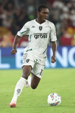 Roma, İtalya 25.08.2024: İtalya Futbol Şampiyonası sırasında Empoli 'den Emmanuel Gyasi Serie A Enilive 2024-2025 Roma-Empoli FC maçında 25 Ağustos 2024' te Roma 'da Stadio Olimpico' da.