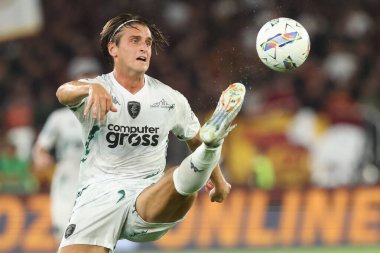 Roma, İtalya 25.08.2024: İtalyan futbolcu Lorenzo Colombo İtalya Futbol Şampiyonası sırasında Serie A Enilive 2024-2025 AS Roma-Empoli FC maçında 25 Ağustos 2024 'te Roma' daki Stadio Olimpico 'da.