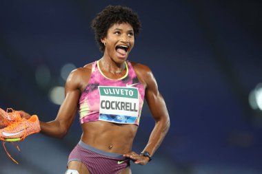 Roma, İtalya 30.08.2024: Anna COCKRELL atletizm yarışmasında 400M HURDLES KADINLARI kazandı Altın Gala Pietro Mennea Rome 2024 - 30 Ağustos 2024 'te Roma' daki Stadio Olimpico 'da Diamond League.
