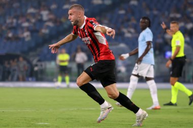 Roma, İtalya 31.08.2024: Milanlı Strahinja Pavloviç, İtalya futbol şampiyonası Serie A Enilive 2024-2025 karşılaşmasında golü atıp takımla birlikte kutladı. 31 Ağustos 2024 'te Roma' daki Stadio Olimpico 'da SS Lazio' ya karşı AC Milan maçı yapıldı..