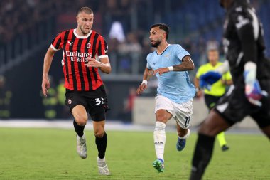 Roma, İtalya 31.08.2024: Milano 'dan Strahinja Pavloviç, İtalya futbol şampiyonluğu sırasındaki Lazio Taty Castellanos Serie A Enilive 2024-2025 karşılaşmasında SS Lazio, AC Milan' a karşı 31 Ağustos 2024 'te Roma' daki Stadio Olimpico 'da oynanan karşılaşma..
