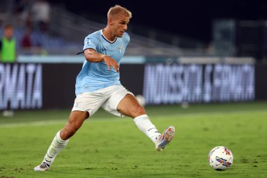 Roma, İtalya 31.08.2024: Lazio 'lu Gustav Isaksen İtalyan futbol şampiyonluğu sırasında Serie A Enilive 2024-2025 karşılaşmasında SS Lazio, AC Milan' a karşı 31 Ağustos 2024 'te Roma' da Stadio Olimpico 'da oynanan karşılaşma..