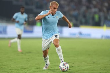 Roma, İtalya 31.08.2024: Lazio 'lu Gustav Isaksen İtalyan futbol şampiyonluğu sırasında Serie A Enilive 2024-2025 karşılaşmasında SS Lazio, AC Milan' a karşı 31 Ağustos 2024 'te Roma' da Stadio Olimpico 'da oynanan karşılaşma..