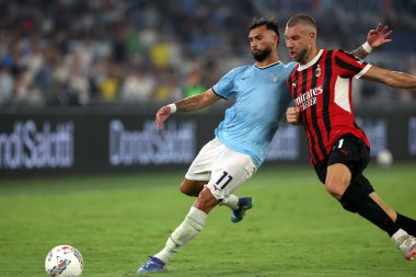 Roma, İtalya 31.08.2024: Lazio 'dan Taty Castellanos, İtalya futbol şampiyonluğu sırasında Milan' dan Strahinja Pavloviç Serie A Enilive 2024-2025 karşılaşmasında SS Lazio, AC Milan 'a karşı 31 Ağustos 2024' te Roma 'da Stadio Olimpico' da oynanan karşılaşma..