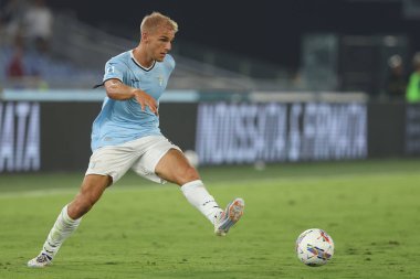 Roma, İtalya 31.08.2024: Lazio 'lu Gustav Isaksen İtalyan futbol şampiyonluğu sırasında Serie A Enilive 2024-2025 karşılaşmasında SS Lazio, AC Milan' a karşı 31 Ağustos 2024 'te Roma' da Stadio Olimpico 'da oynanan karşılaşma..