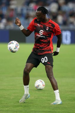 Roma, İtalya 31.08.2024: İtalya Futbol Şampiyonası öncesi ısınma turunda Milan 'dan Tammy Abraham Serie A Enilive 2024-2025 karşılaşmasında SS Lazio, AC Milan' a karşı 31 Ağustos 2024 'te Roma' daki Stadio Olimpico 'da oynandı..