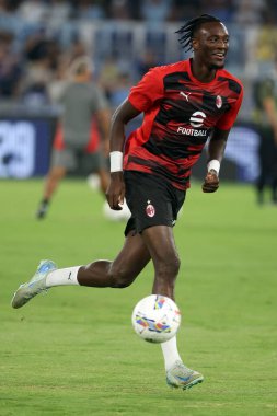 Roma, İtalya 31.08.2024: İtalya Futbol Şampiyonası öncesi ısınma turunda Milan 'dan Tammy Abraham Serie A Enilive 2024-2025 karşılaşmasında SS Lazio, AC Milan' a karşı 31 Ağustos 2024 'te Roma' daki Stadio Olimpico 'da oynandı..