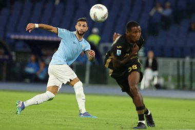 Roma, İtalya 16.09.2024: Lazio 'dan Taty Castellanos, İtalya futbol şampiyonluğu sırasında Verona' dan Jackson Tchatchoua Serie A Enilive 2024-2025 karşılaşmasında SS Lazio, Hellas Verona 'ya karşı Eylül 2024' de Roma 'daki Stadio Olimpico' da oynanan karşılaşma..
