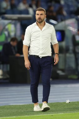 Roma, İtalya 16.09.2024: Paolo Zanetti teknik direktörü Verona İtalya Futbol Şampiyonası sırasında Serie A Enilive 2024-2025 karşılaşmasında SS Lazio Hellas Verona 'ya karşı Eylül 2024' te Roma 'da Stadio Olimpico' da oynanan karşılaşma.