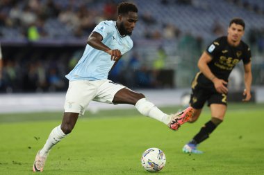 Roma, İtalya 16.09.2024: Lazio 'lu Boulaye Dia, İtalya futbol şampiyonası sırasında Verona' lı Dani Silva Serie A Enilive 2024-2025 karşılaşmasında SS Lazio 'ya karşı Hellas Verona, Eylül 2024' te Roma 'daki Stadio Olimpico' da oynanan karşılaşma..