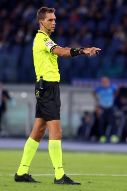 Roma, İtalya 16.09.2024: İtalyan futbol şampiyonluğu sırasında hakem Luca Zufferli Serie A Enilive 2024-2025 karşılaşmasında SS Lazio Hellas Verona 'ya karşı Eylül 2024' de Roma 'da Stadio Olimpico' da oynanan karşılaşma.
