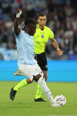 Roma, İtalya 16.09.2024: İtalyan futbol şampiyonluğu sırasında Loum Tchaouna (Lazio) Serie A Enilive 2024-2025 karşılaşmasında SS Lazio Hellas Verona 'ya karşı Eylül 2024' de Roma 'da Stadio Olimpico' da oynanan karşılaşma.
